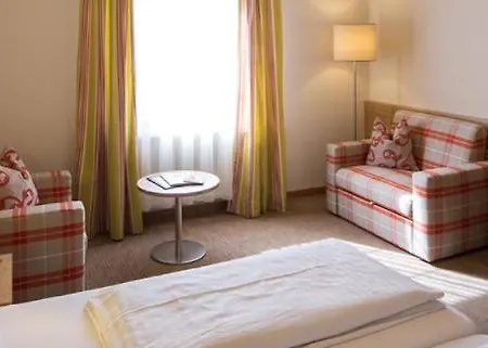 Restaurant Zur Post 4* מלק