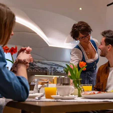 Restaurant Zur Post מלון