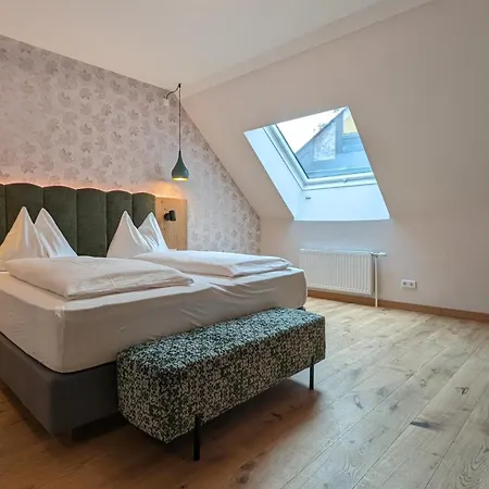 מלון Restaurant Zur Post מלק