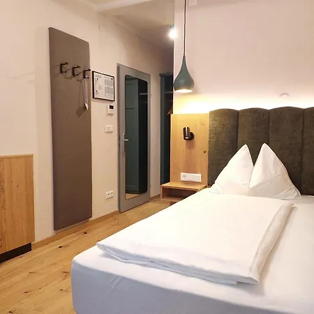 Restaurant Zur Post מלון