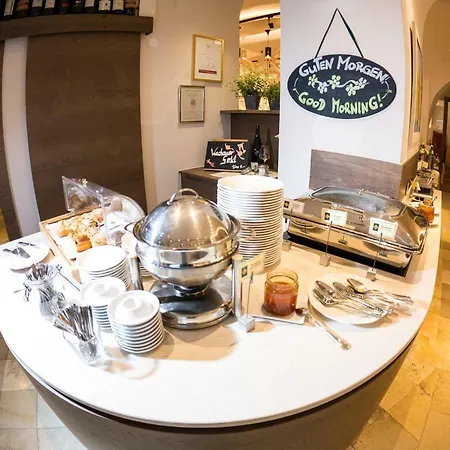 Restaurant Zur Post מלון מלק