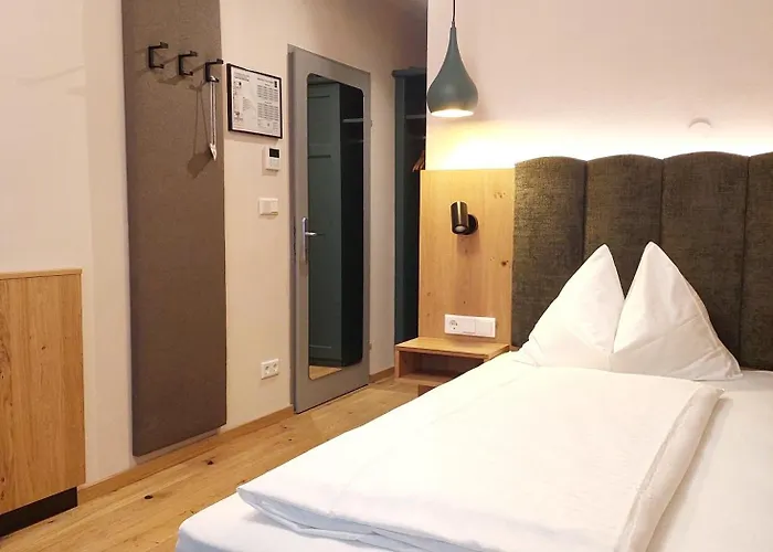 Restaurant Zur Post Otel