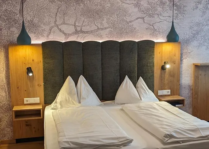 Hotel Restaurant Zur Post 4*